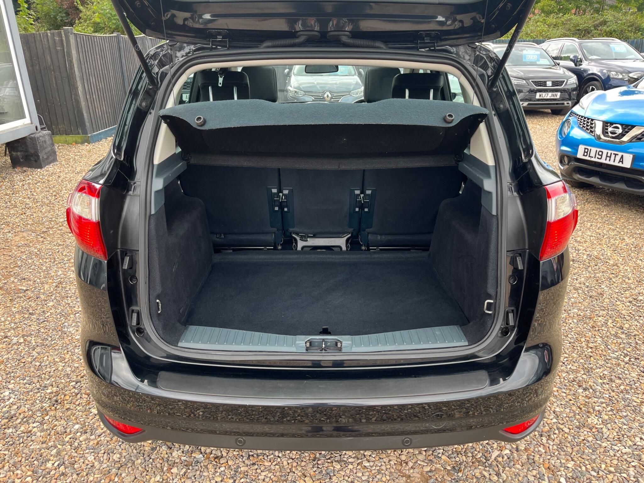Ford C-Max view 6