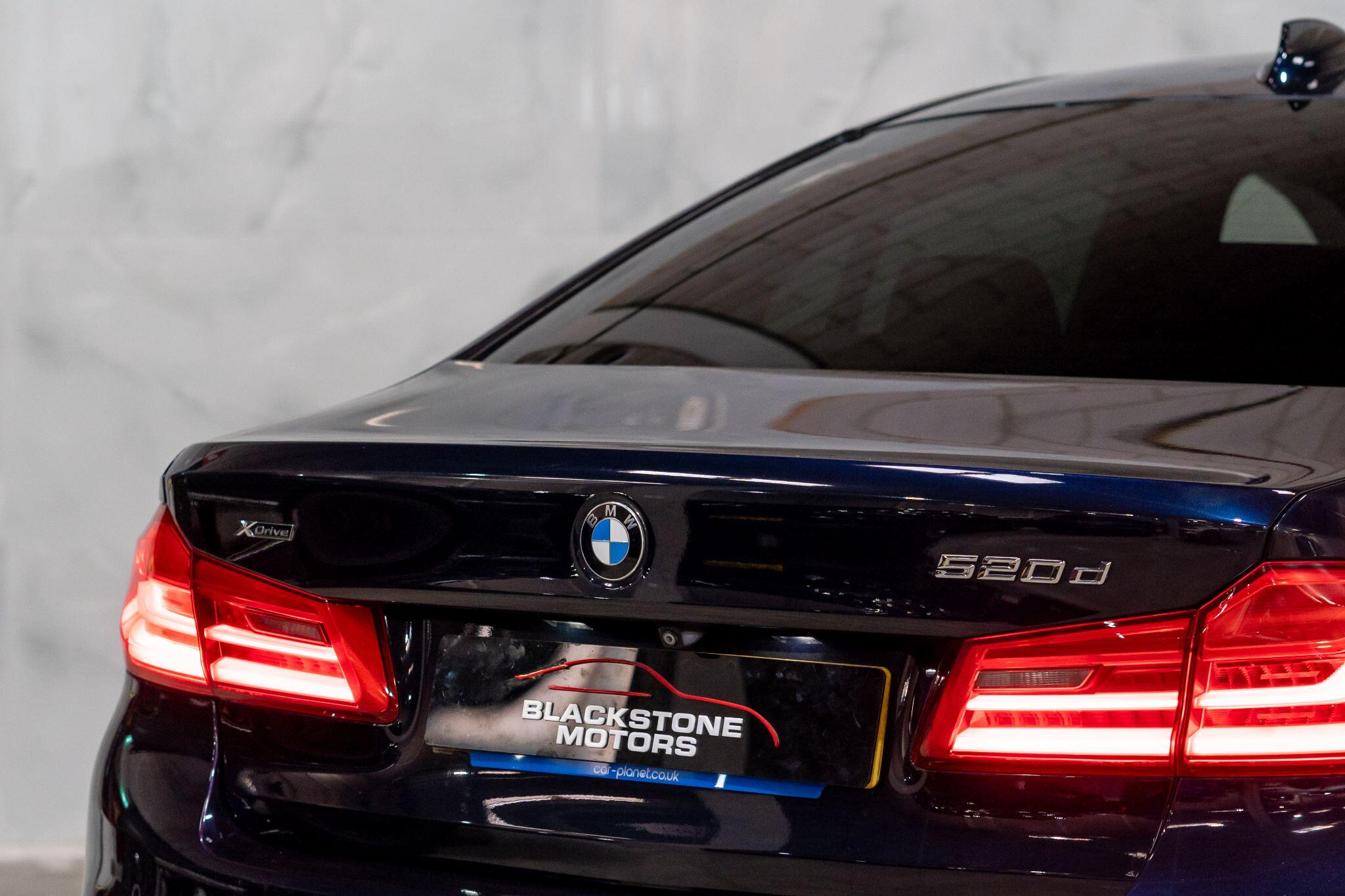 BMW 5 Series view 38