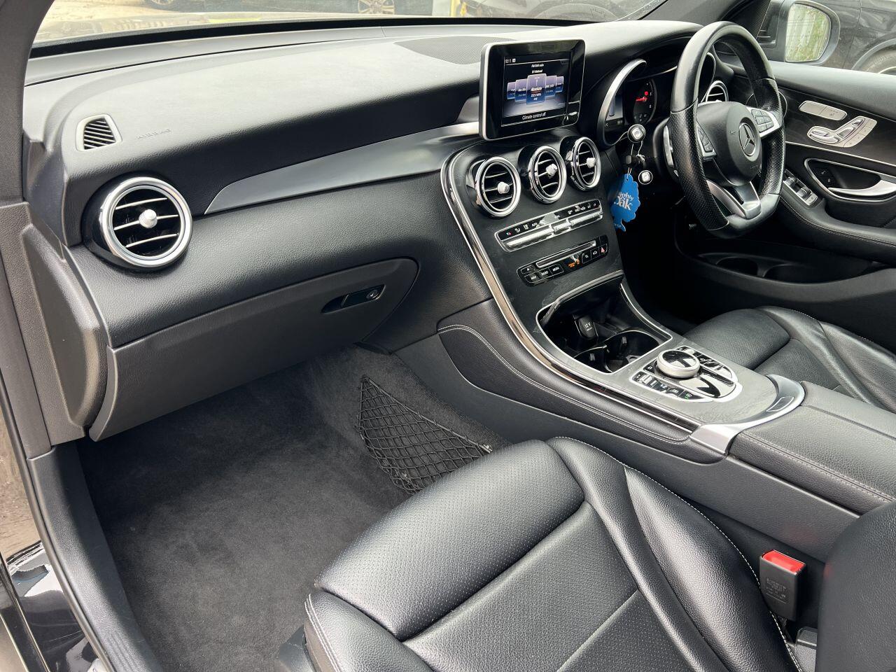 Mercedes-Benz GLC view 28