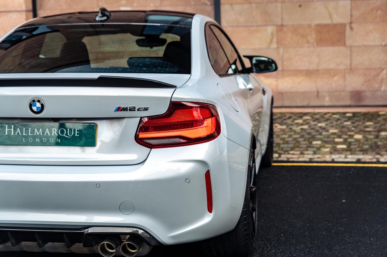 BMW M2 view 9