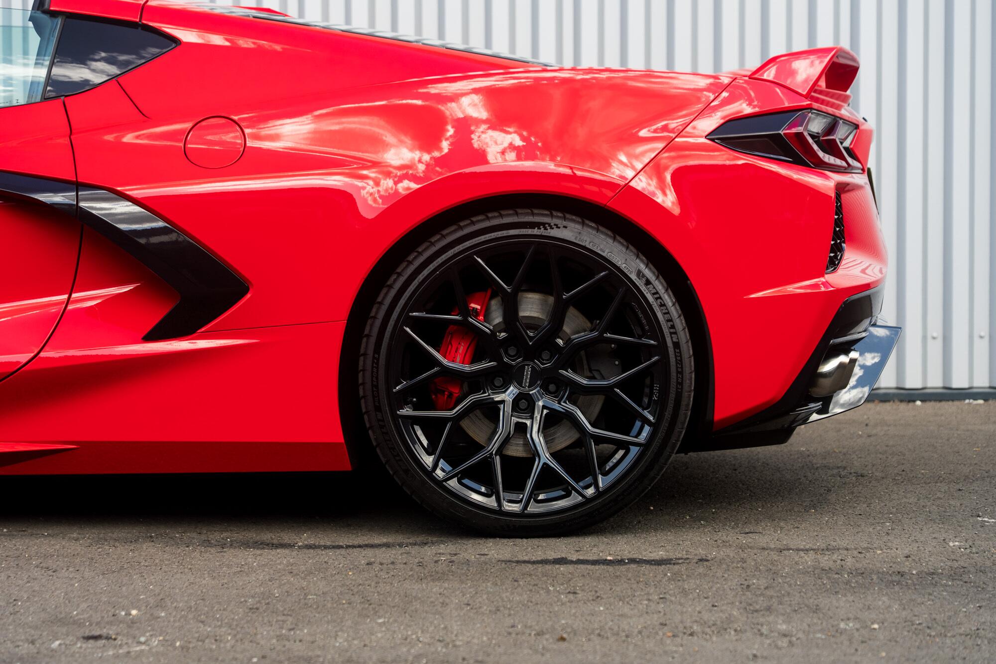 Chevrolet Corvette Stingray view 8