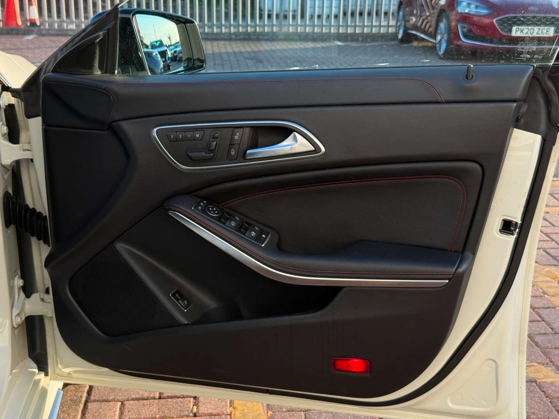 Mercedes-Benz Cla view 22