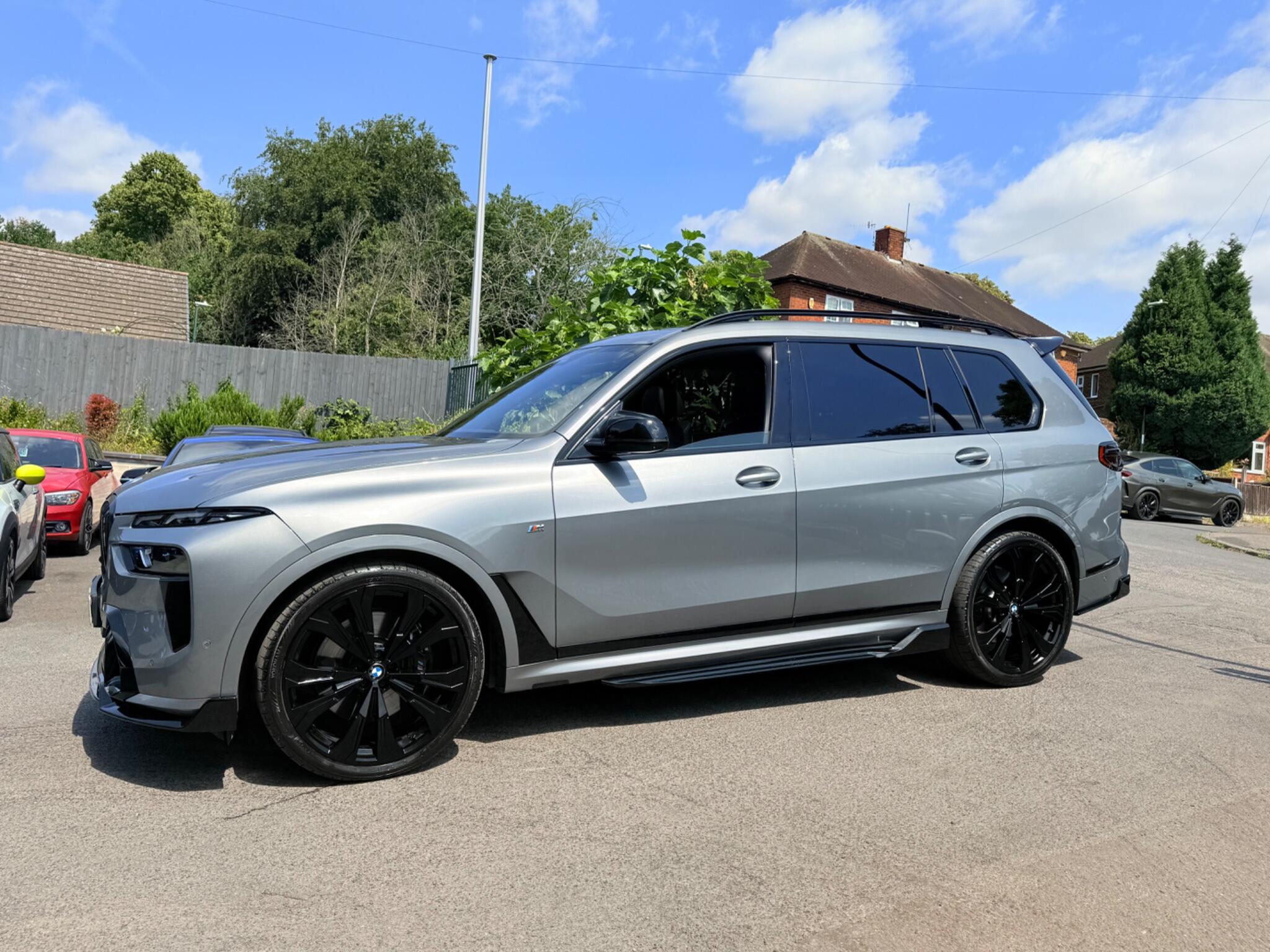 BMW X7 view 2
