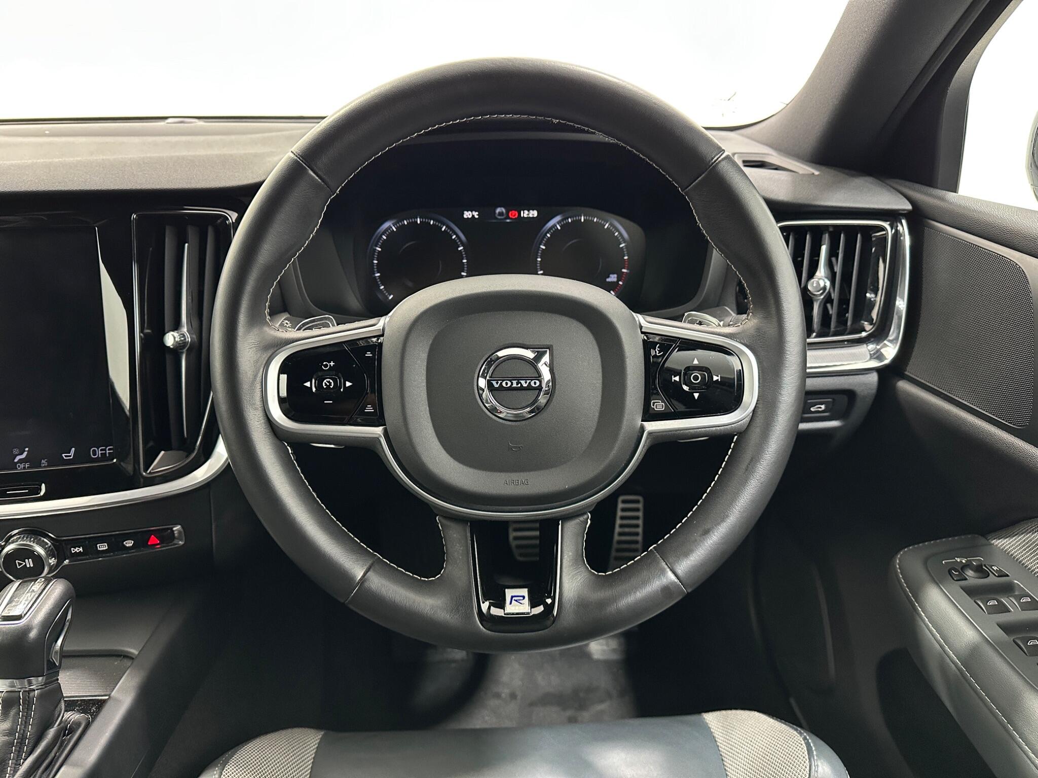 Volvo S60 view 13
