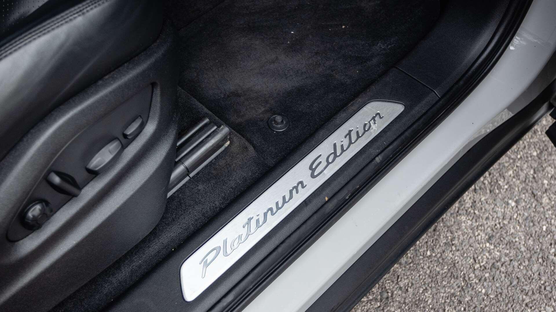 Porsche Cayenne view 36