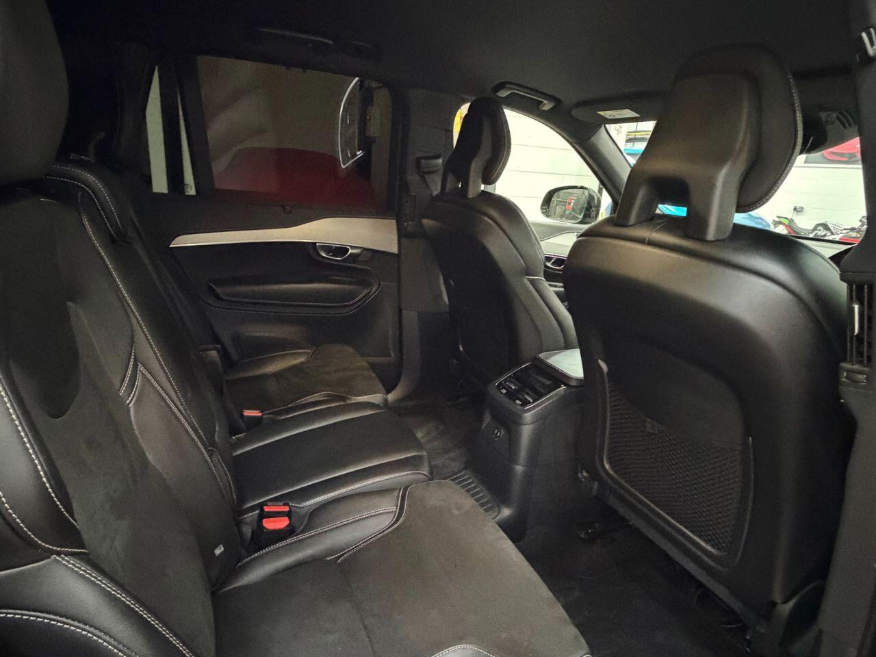 Volvo XC90 view 33