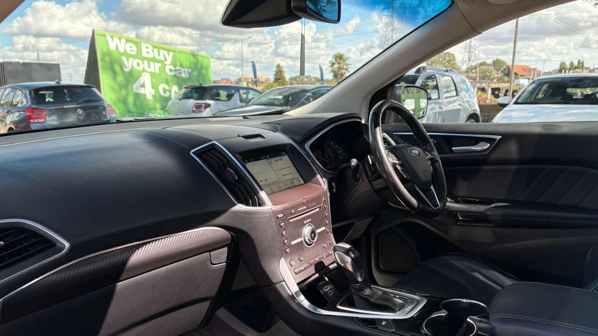 Ford Edge view 14