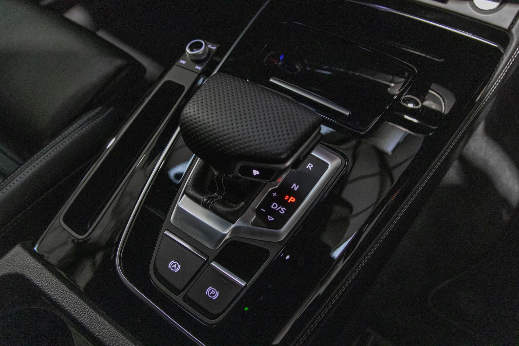 Audi Q5 view 29