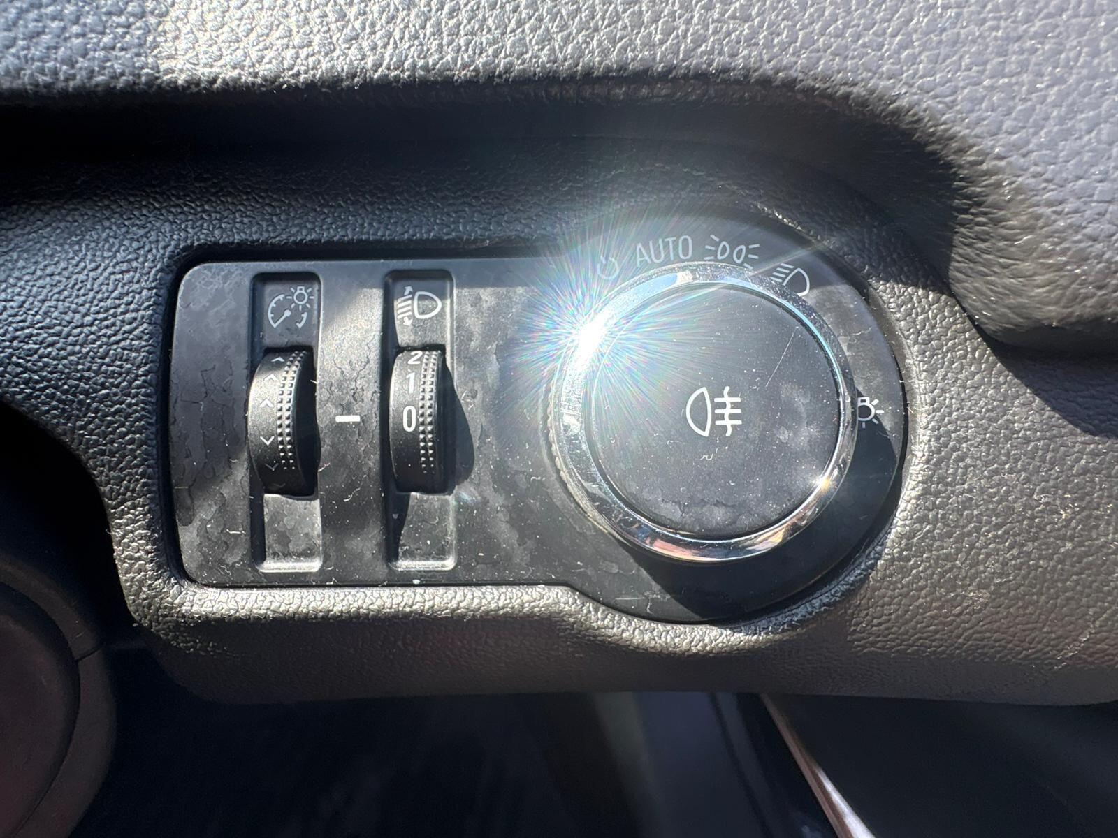 Vauxhall Insignia view 24