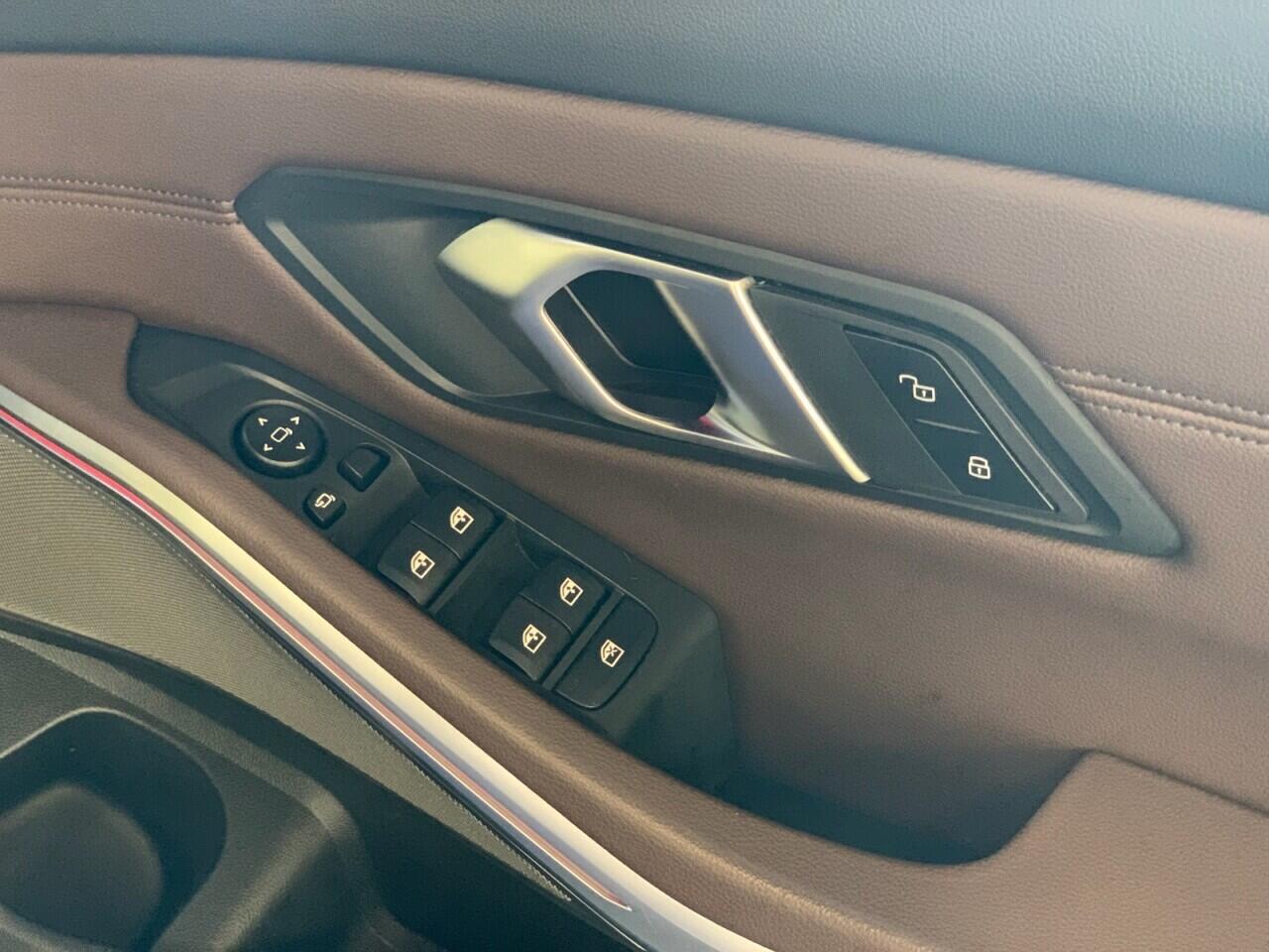 BMW 3 Series view 42