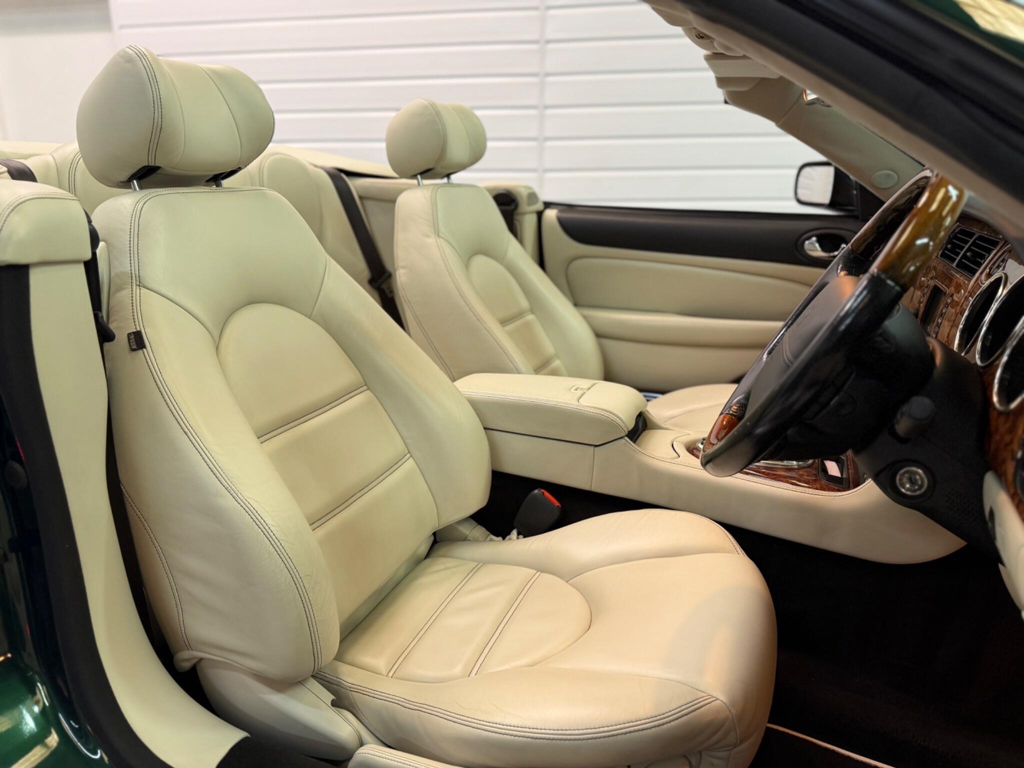 Jaguar XK8 view 87