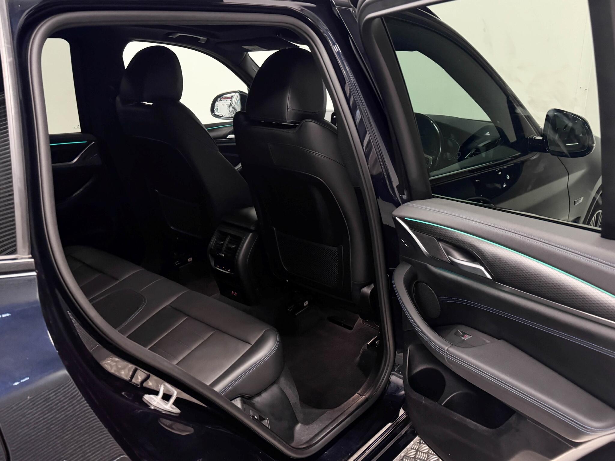 BMW X3 view 21