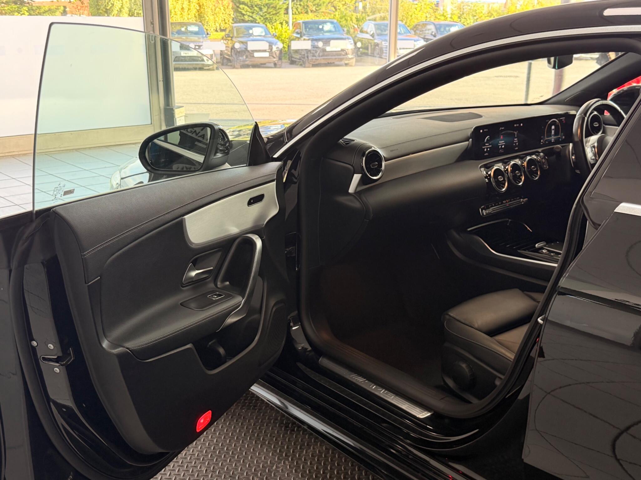 Mercedes-Benz Cla view 31