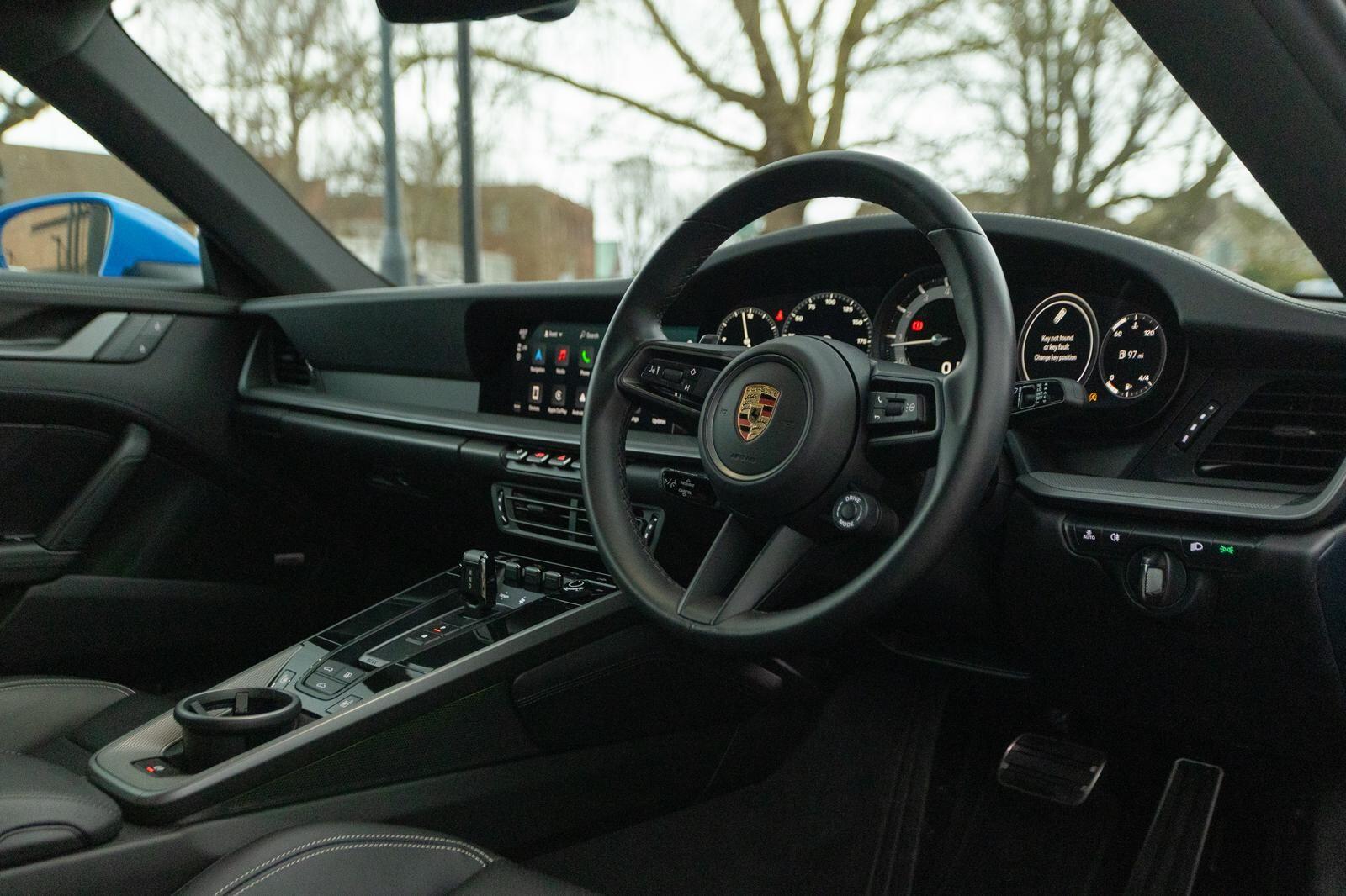 Porsche 911 view 12