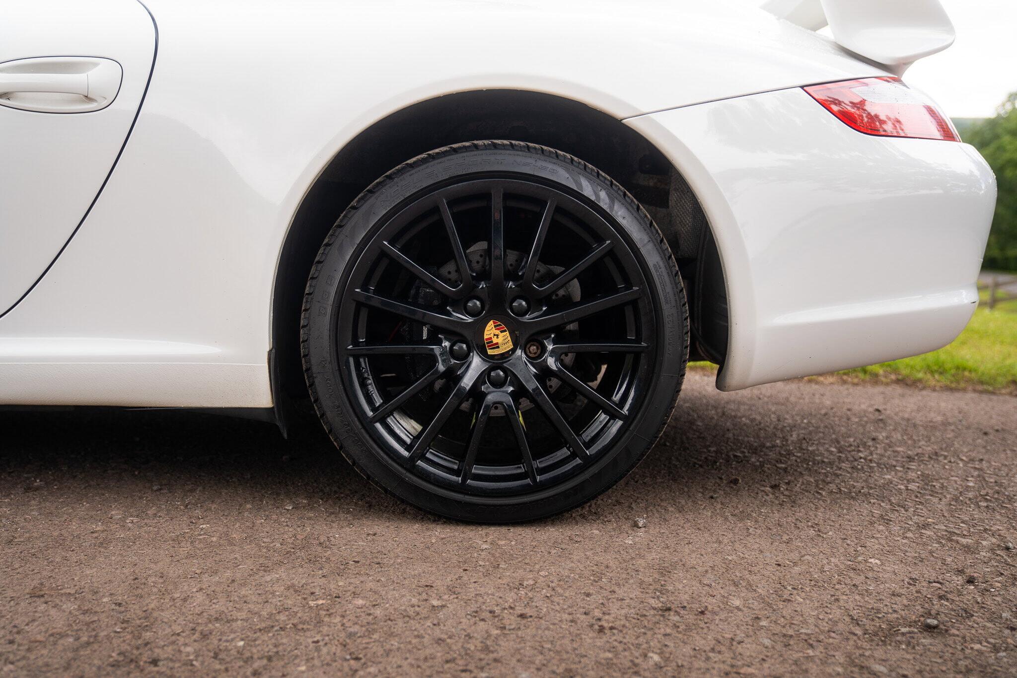 Porsche 911 view 12