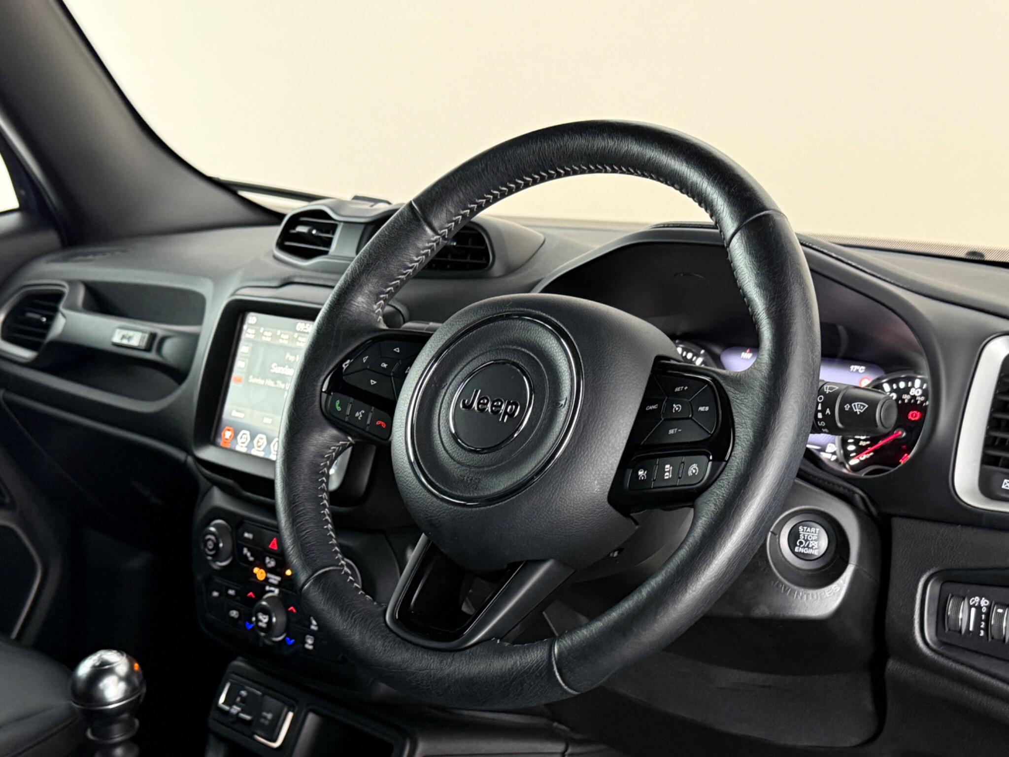 Jeep Renegade view 3