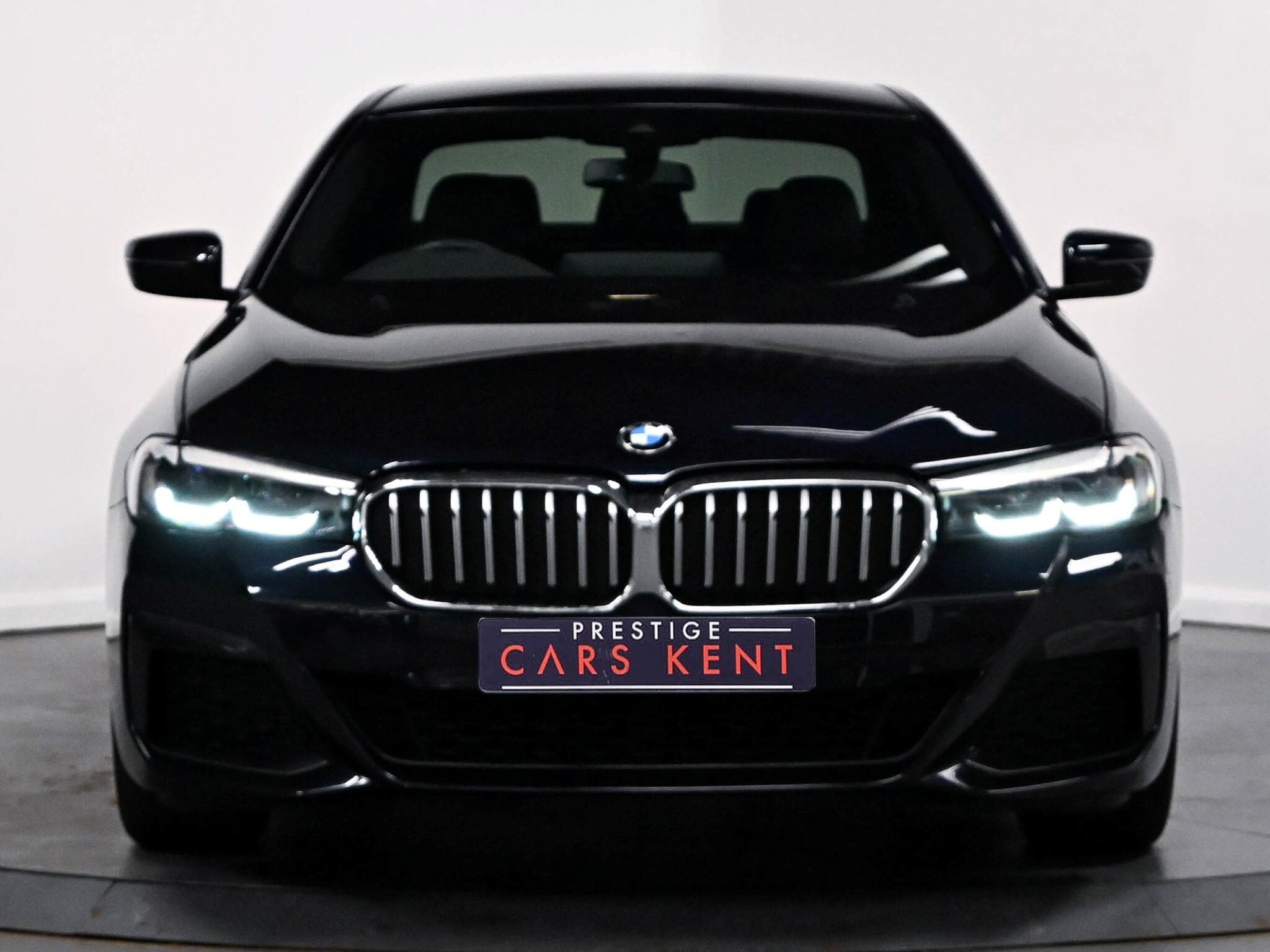 BMW 5 Series view 14