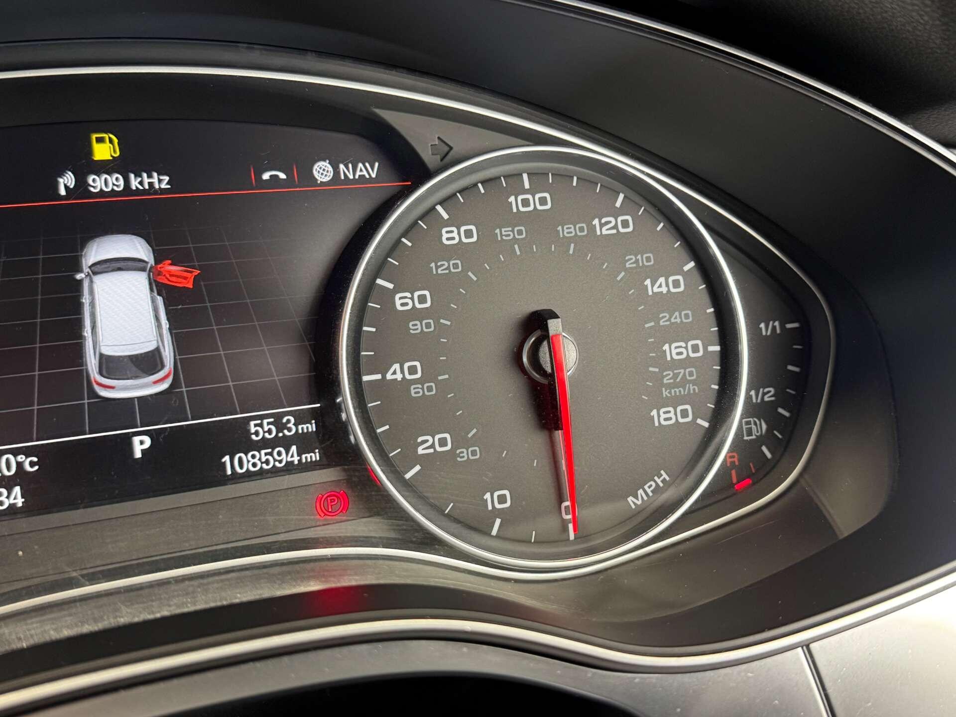 Audi A6 view 26