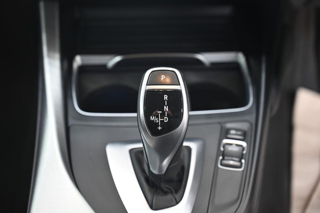 BMW 2 Series view 33