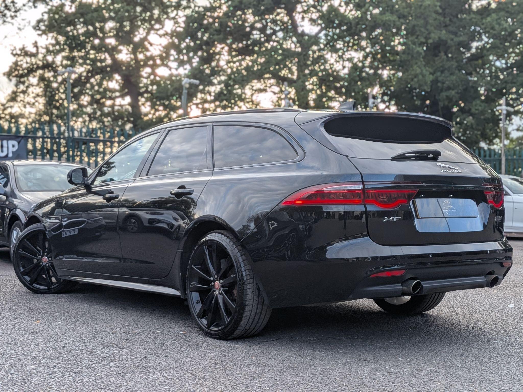 Jaguar XF view 8