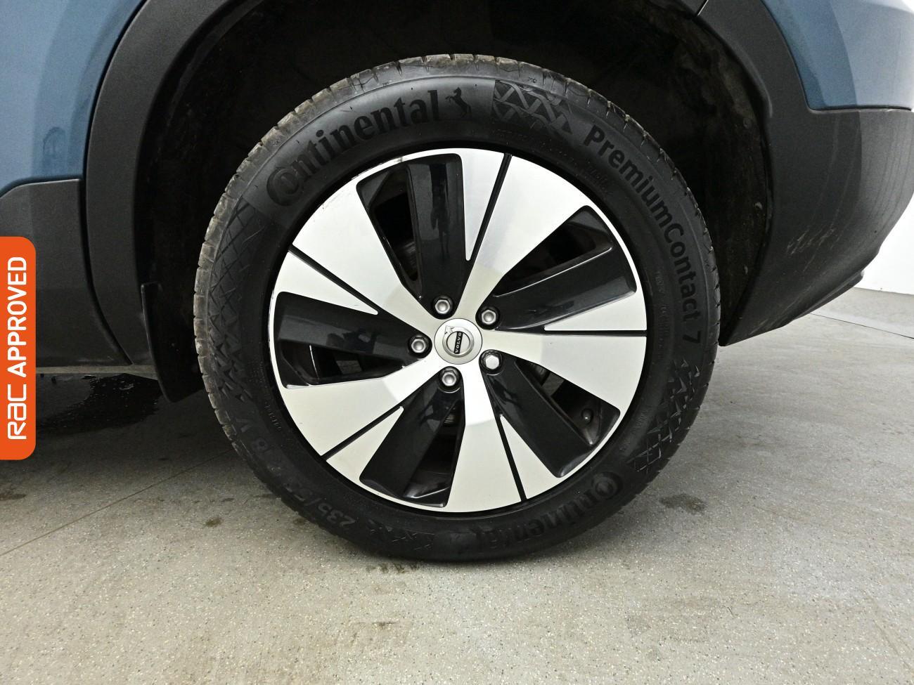 Volvo XC40 view 28