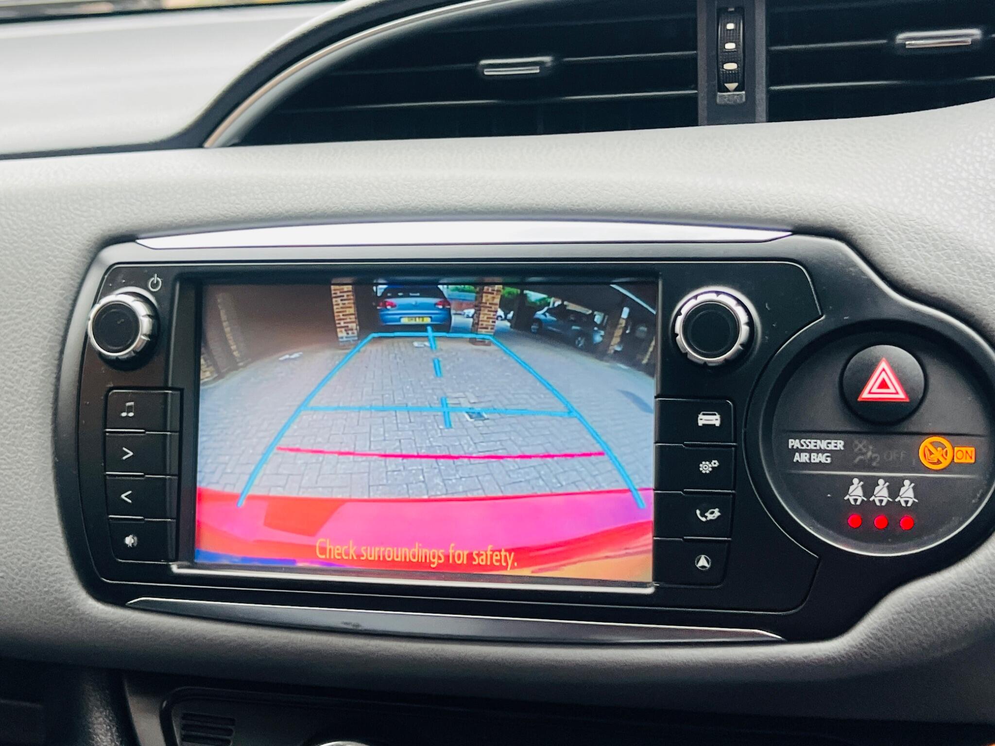 Toyota Yaris view 45