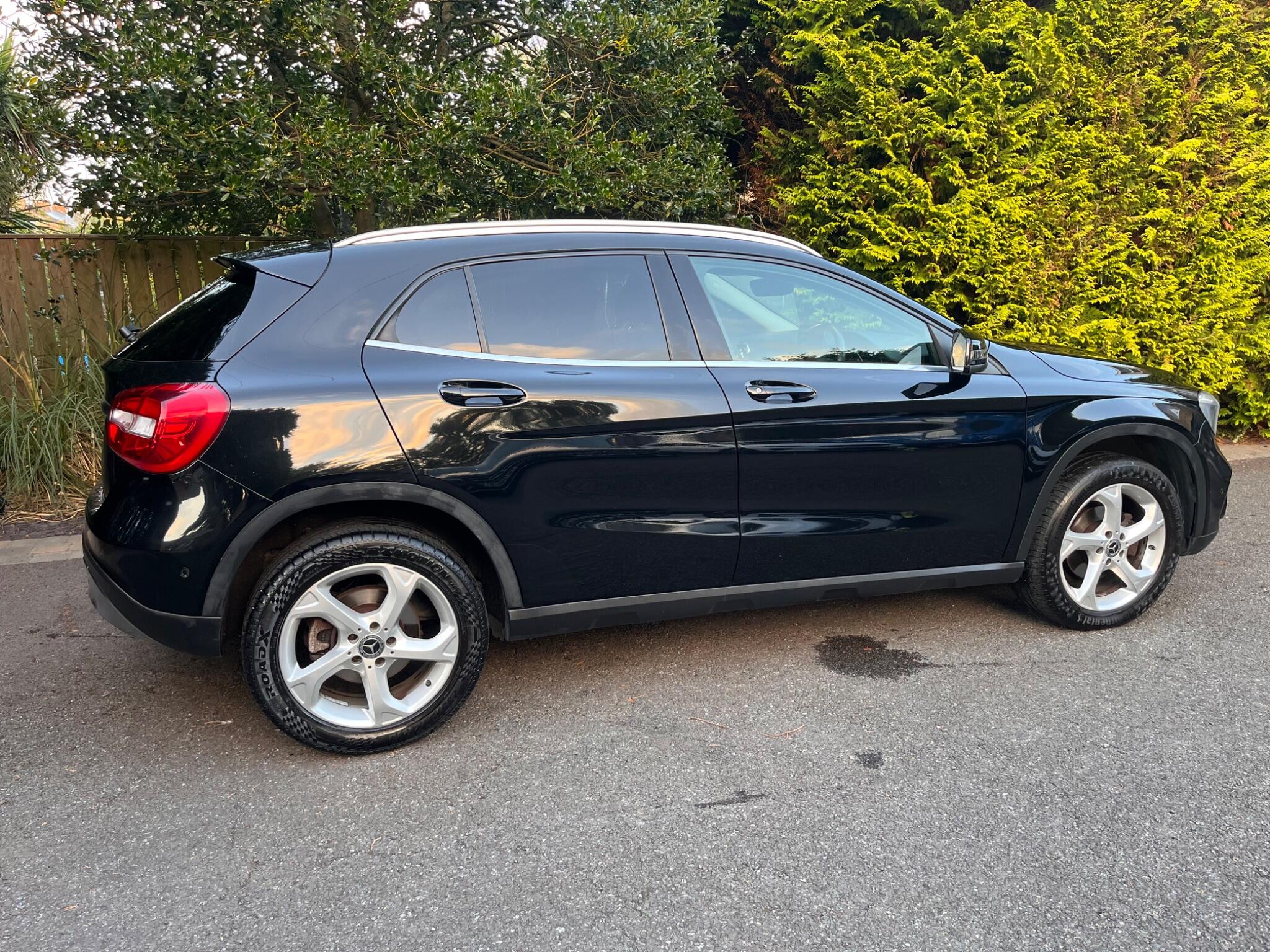 Mercedes-Benz Gla view 17