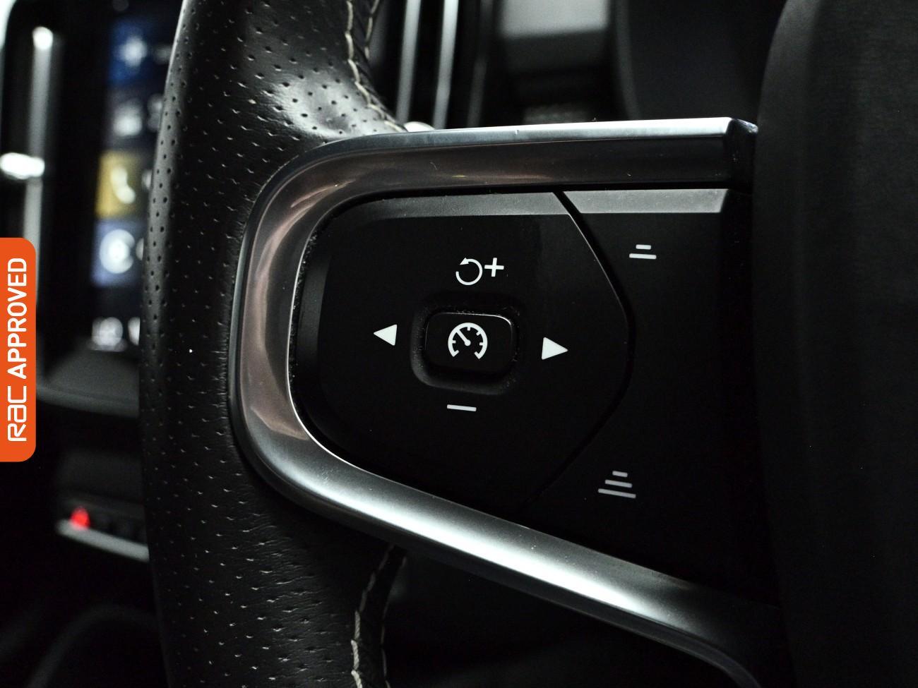 Volvo XC40 view 25