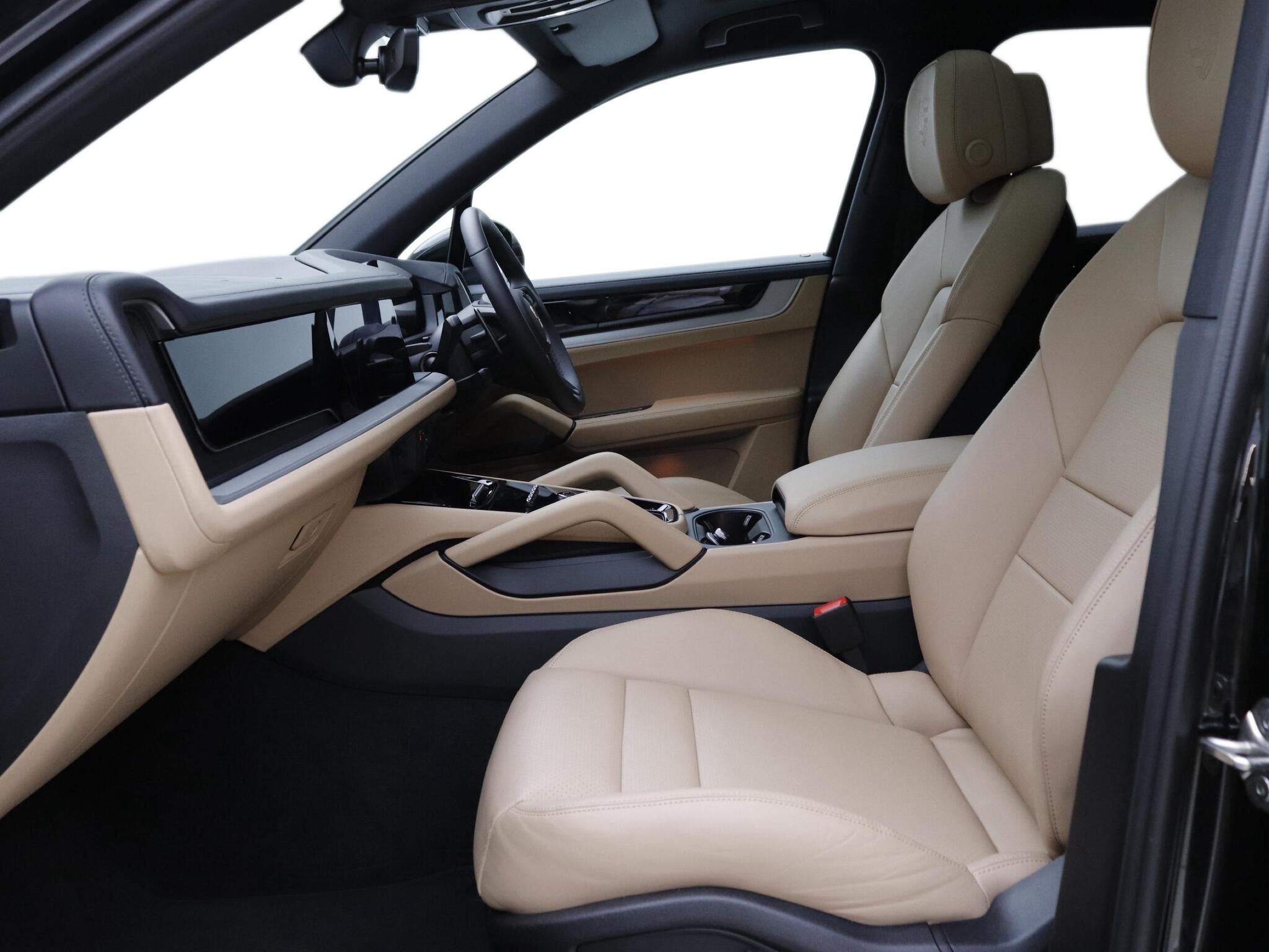 Porsche Cayenne view 13