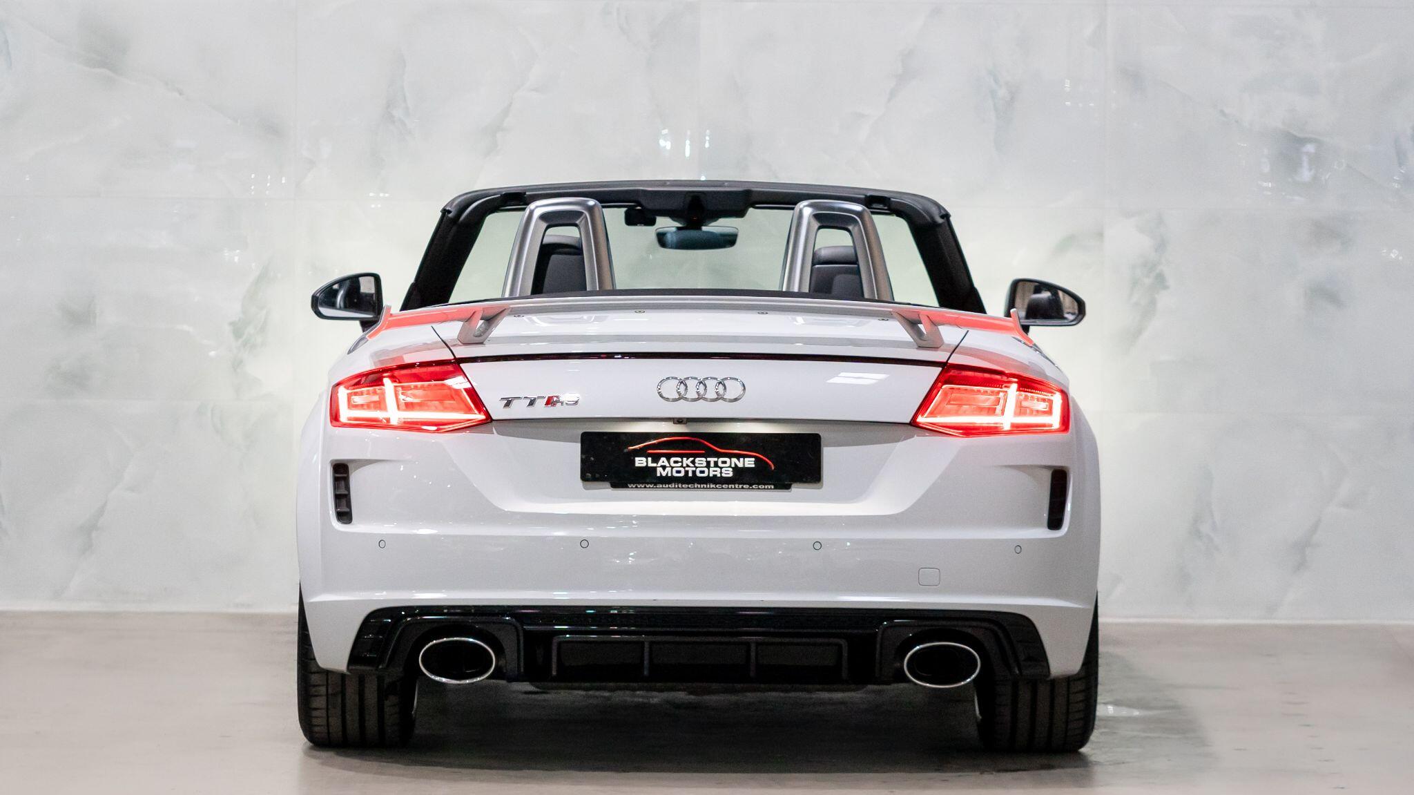 Audi TT RS view 6