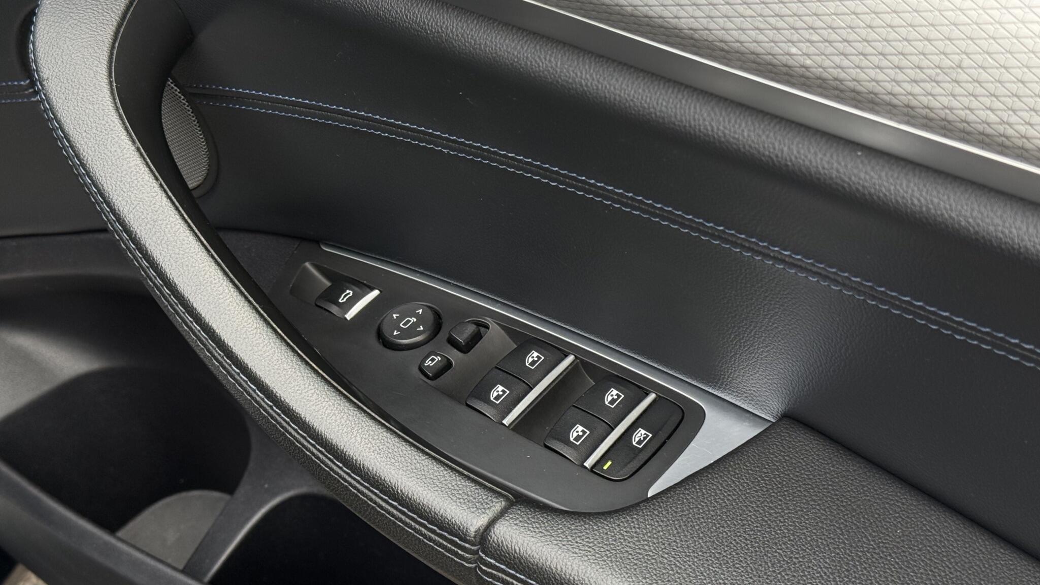 BMW X4 view 28