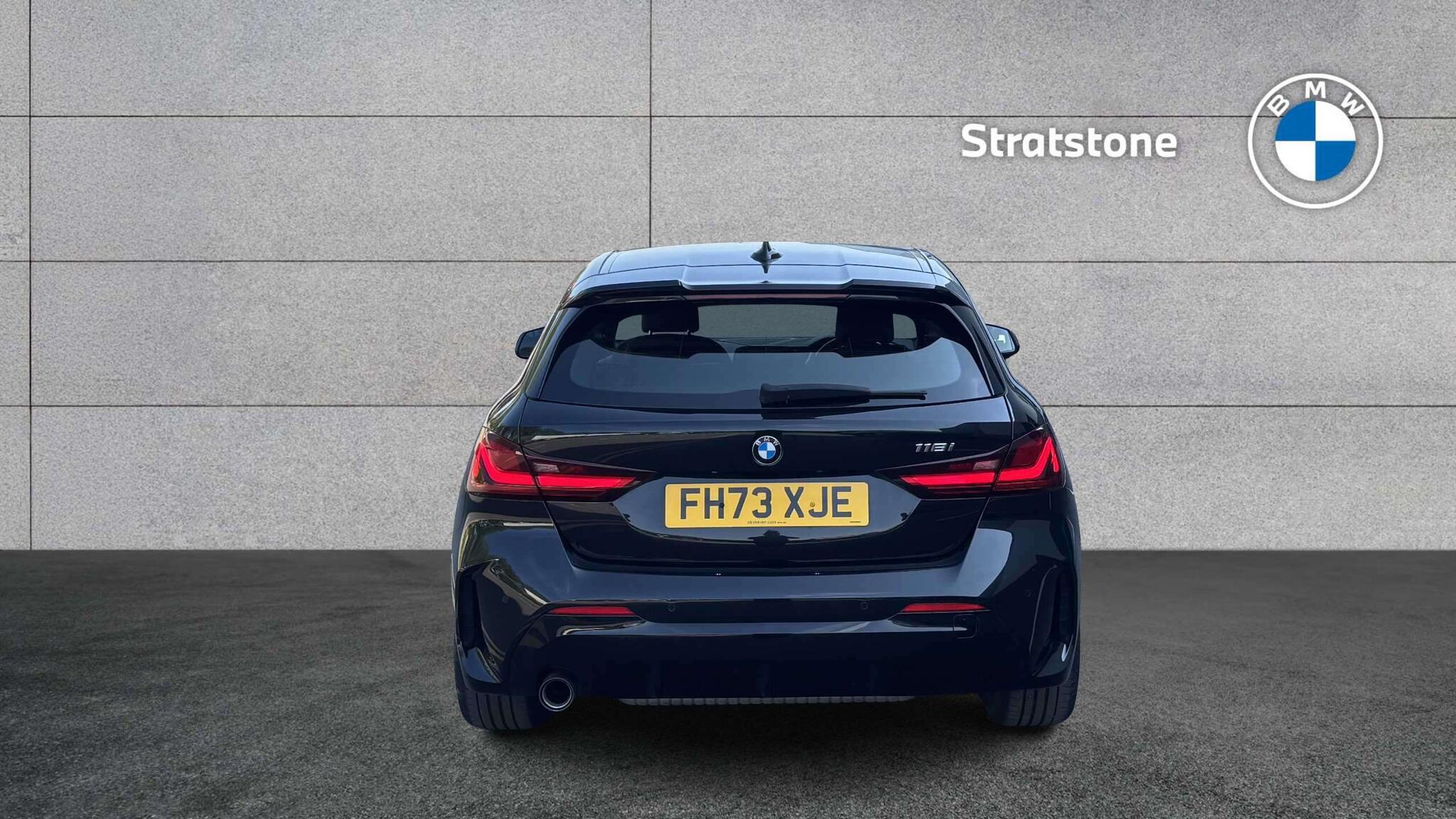 BMW 1 Series view 16