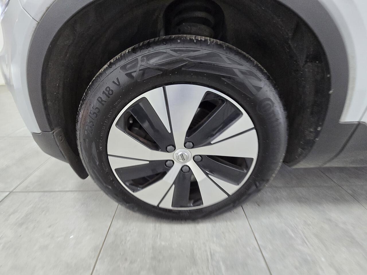 Volvo XC40 view 19