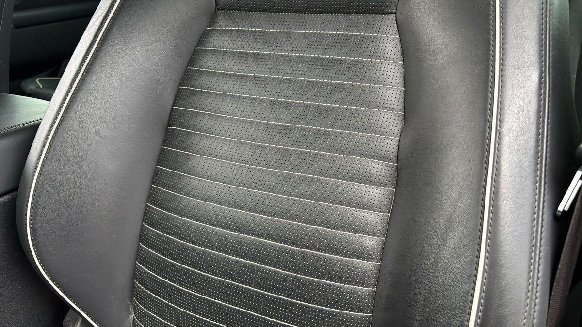 Land Rover Discovery Sport view 16