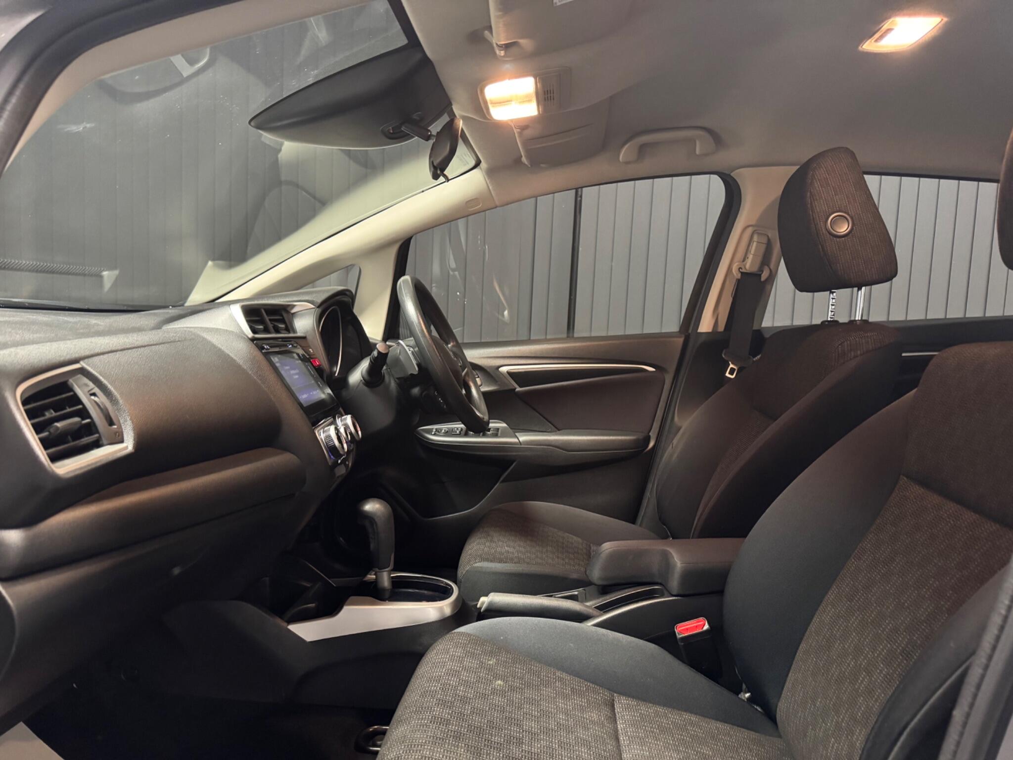 2017 Honda Jazz 1.3 i-VTEC SE CVT Euro 6 (s/s) 5dr • 52,600 miles image 25