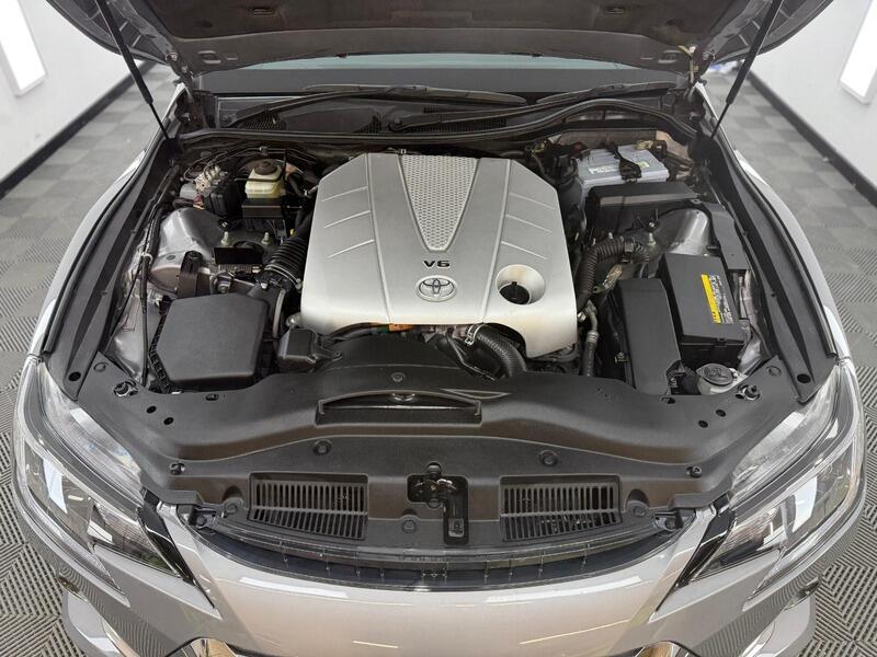 2013 Toyota Mark X image 16