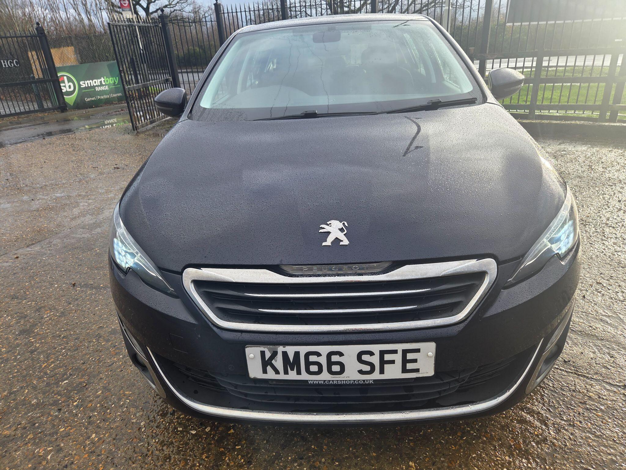 Peugeot 308 view 3