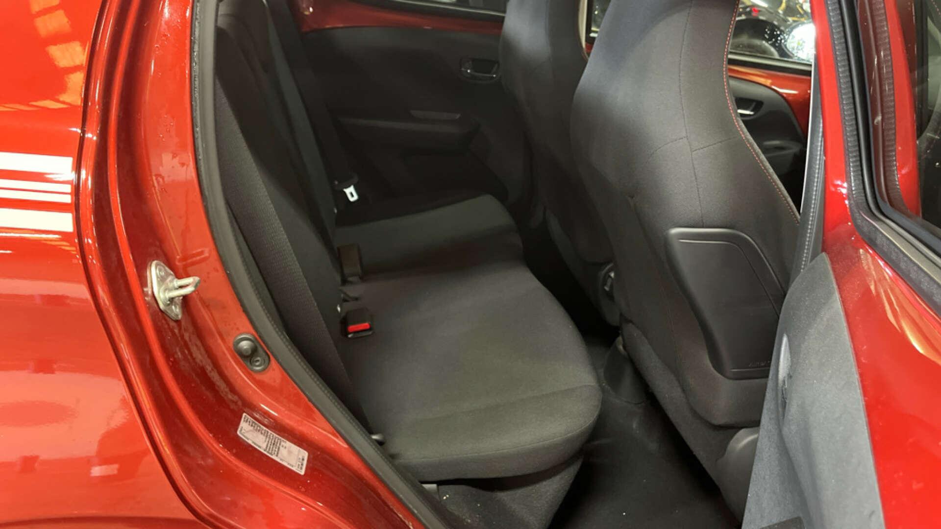 Peugeot 108 view 9
