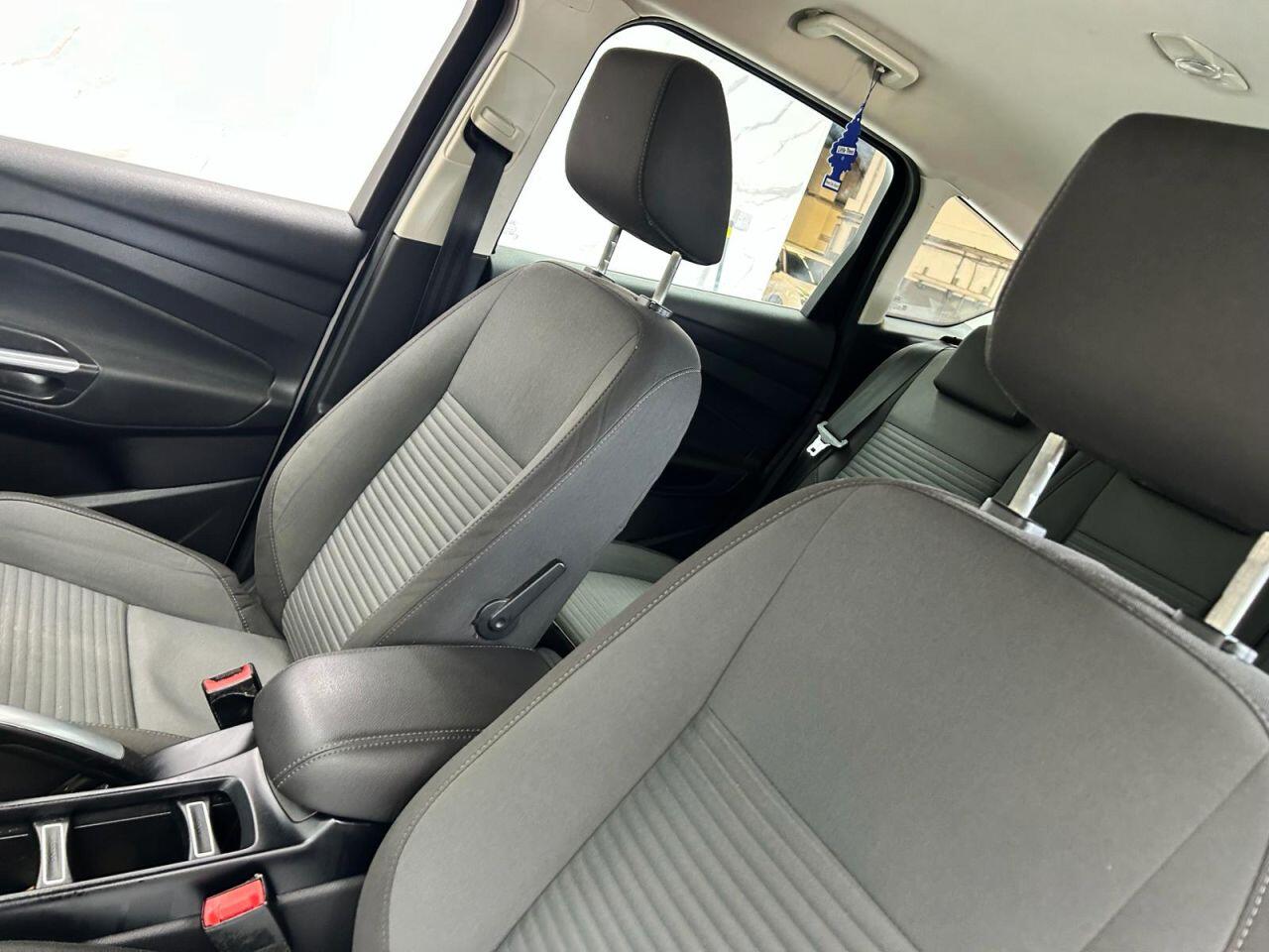 Ford C-Max view 13
