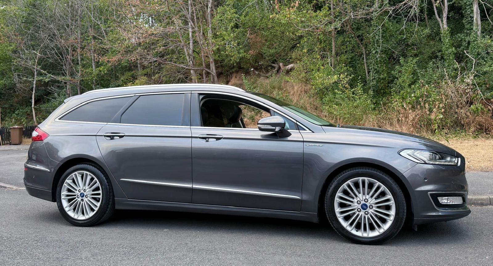 Ford Mondeo view 41