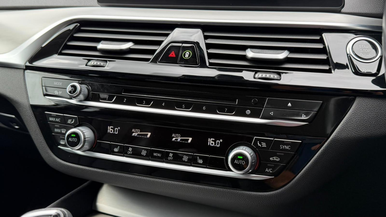 BMW 5 Series view 17