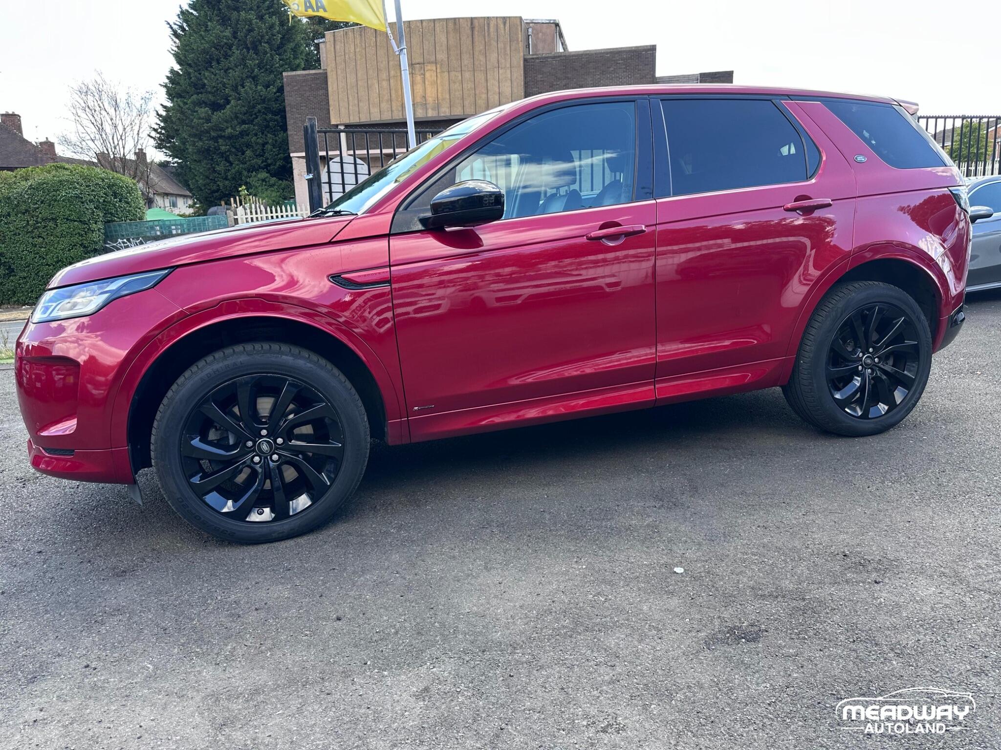 Land Rover Discovery Sport view 11