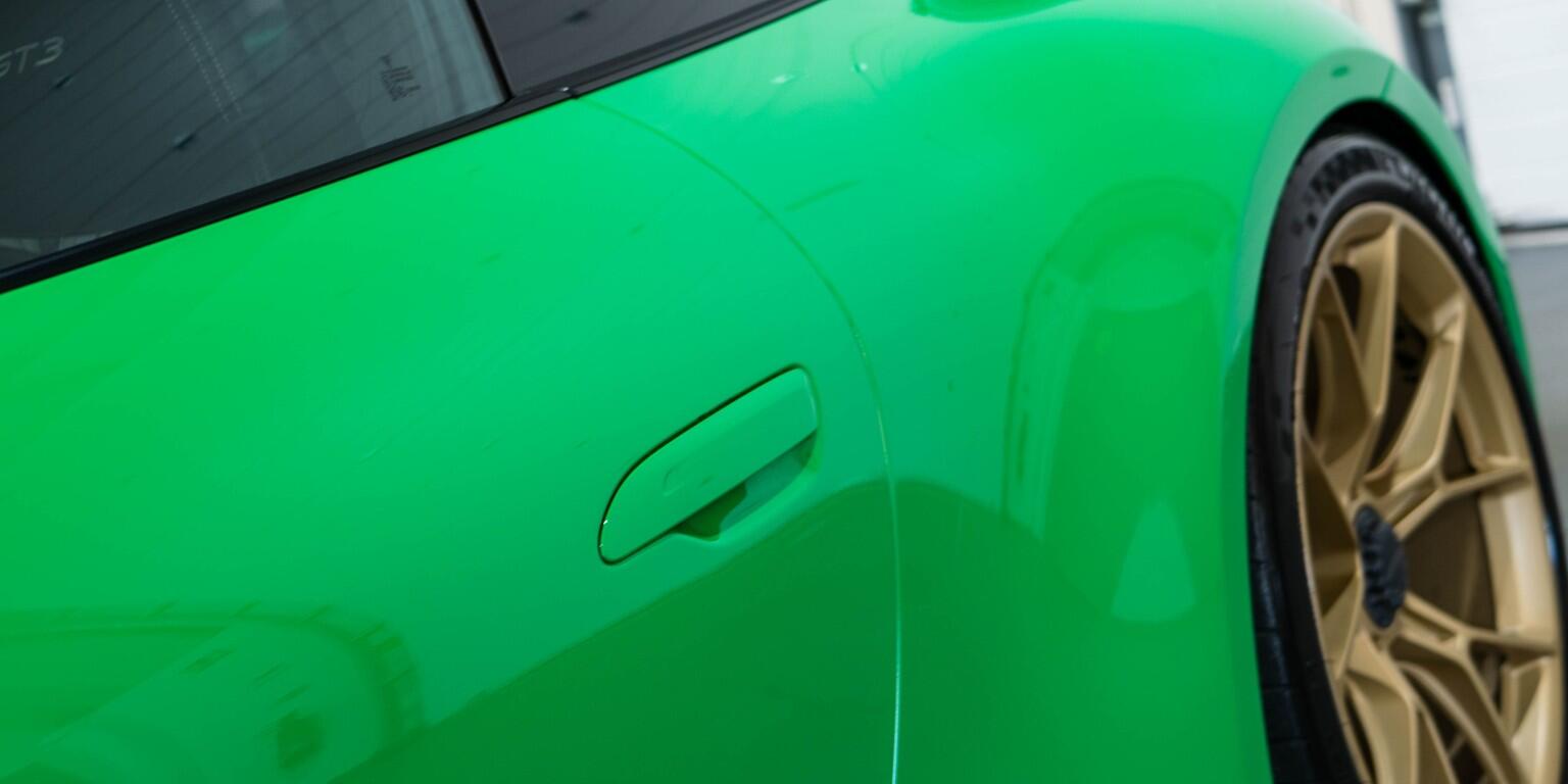Porsche 911 view 45