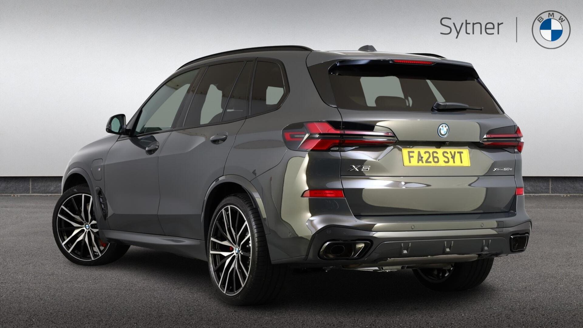 BMW X5 view 2