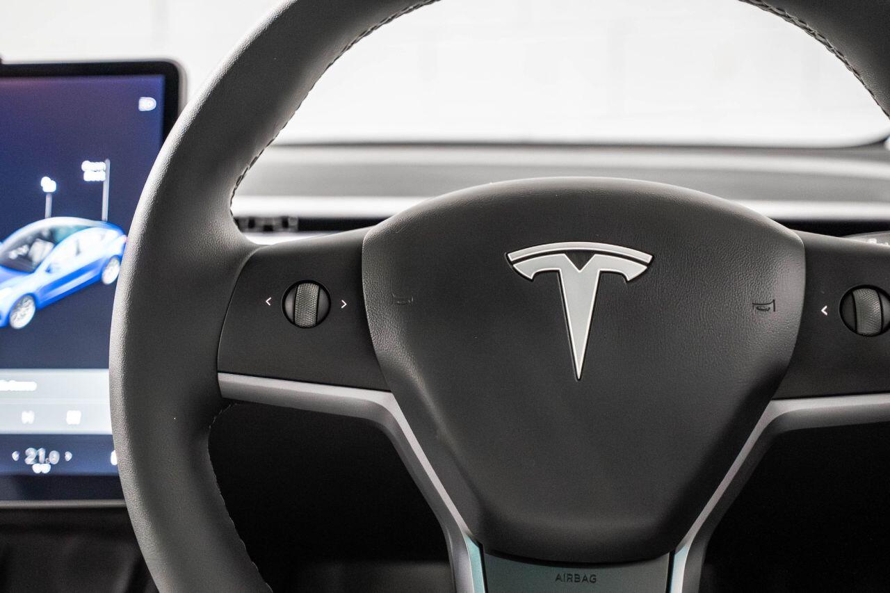 Tesla Model 3 view 28