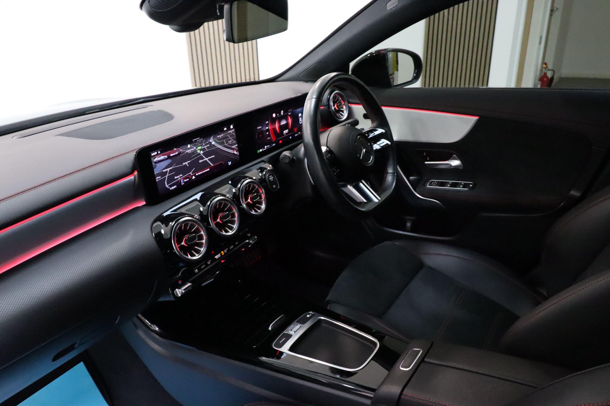 Mercedes-Benz Cla view 11