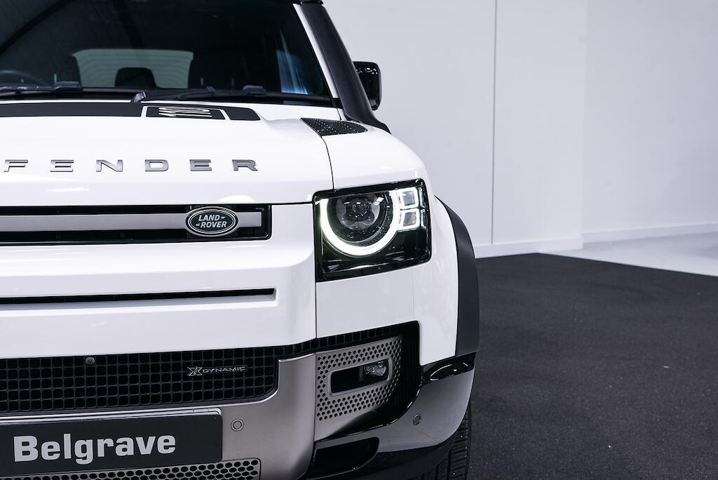 Land Rover Defender view 10