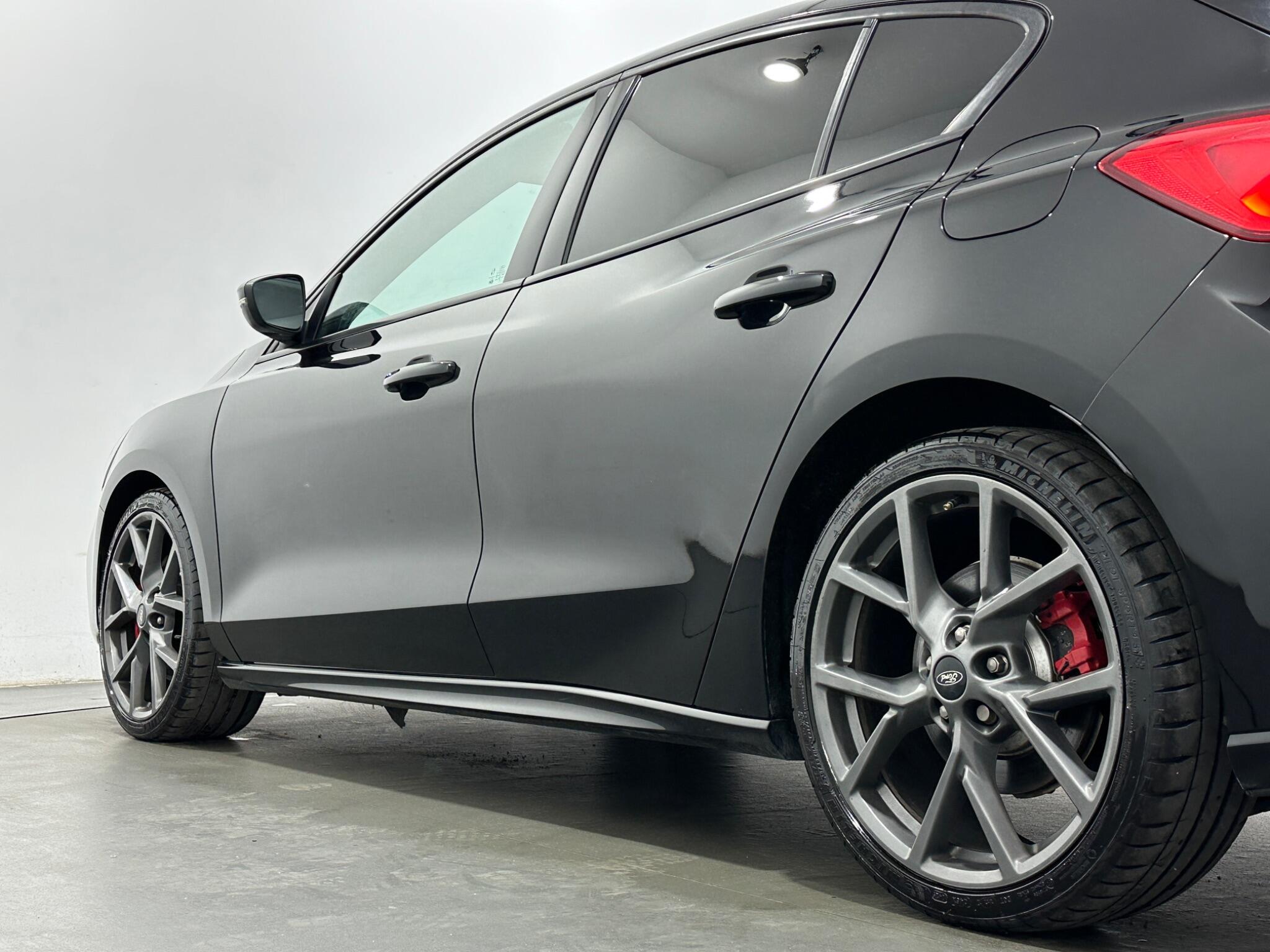 Ford Focus view 48