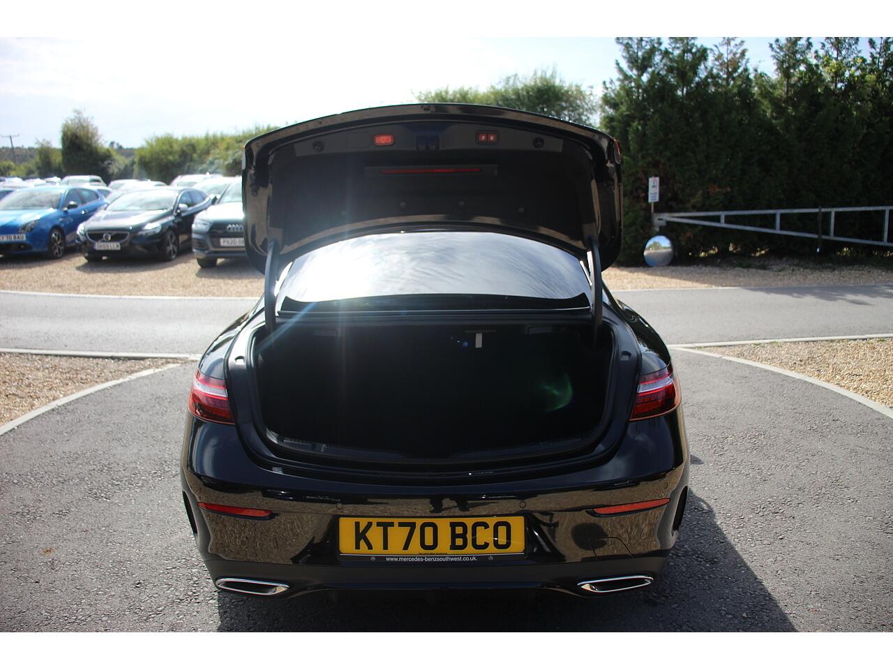 Mercedes-Benz E Class view 34