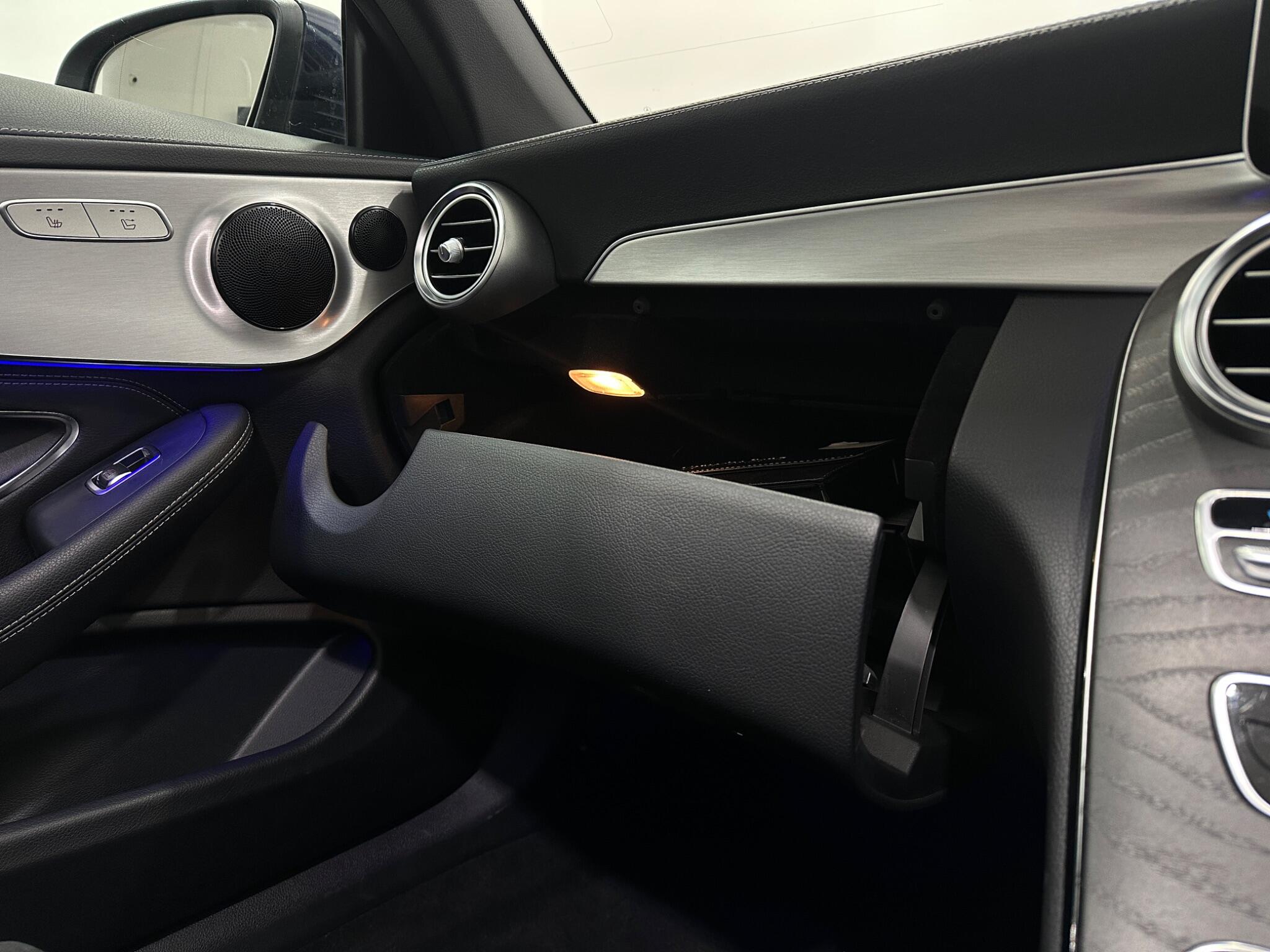 Mercedes-Benz C Class view 30